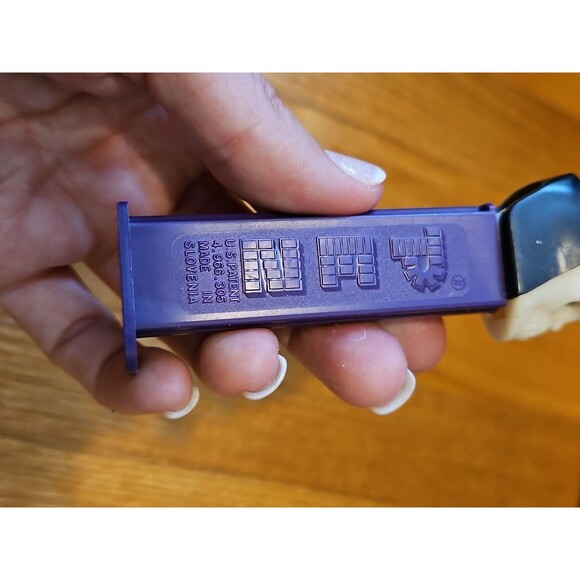 Vintage 1971 Purple Pez Dispenser Dr Skull Skeleton with Feet Made in Slovenia - Picture 9 of 16